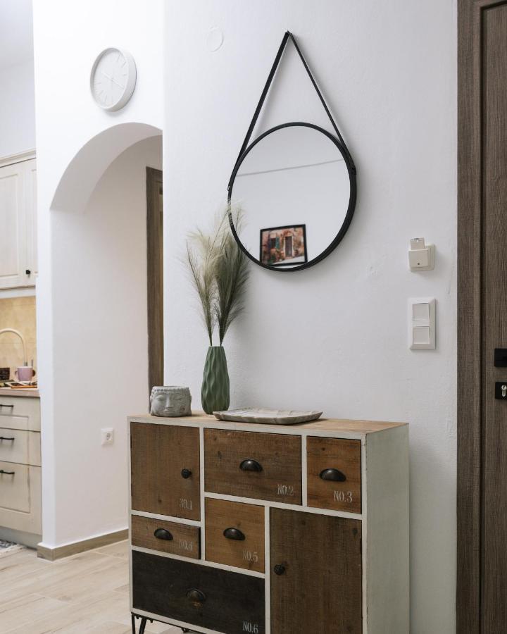 Central Apartments “Evanthia” Pitsidia Bagian luar foto